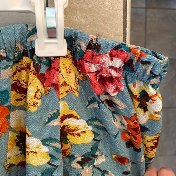 Off shoulder dress floral beauty(blue,orange, yellow,cream) pockets like new - Picture 5 of 9